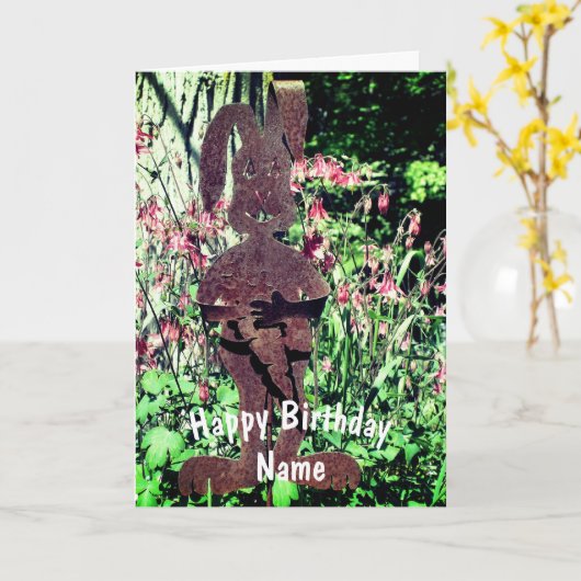 Rusty Rabbit Flower Garden Personalized Birthday Kaart (Gele Bloem)