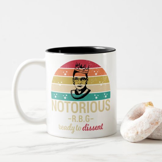 Ruth Bader Ginsburg, beruchte RBG Tweekleurige Koffiemok (Met donut)