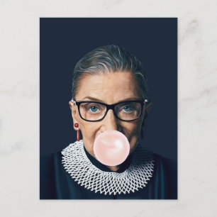 Ruth Bader Ginsburg Blaast Roze Kauwgom   Briefkaart