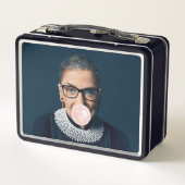 Ruth Bader Ginsburg die roze kauwgom blaast (Achterkant)
