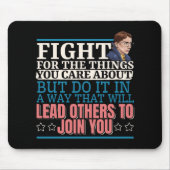 Ruth Bader Ginsburg leidt anderen naar jou toe Muismat (Voorkant)