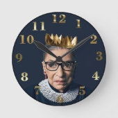 Ruth Bader Ginsburg met Gold Crown Ronde Klok (Voorkant)