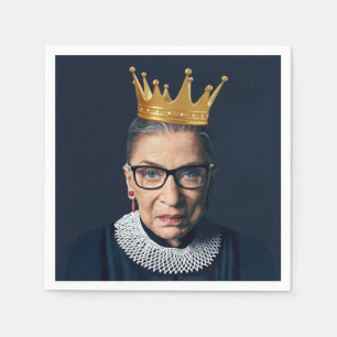 Ruth Bader Ginsburg met gouden kroon Servet