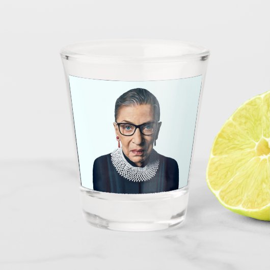 Ruth Bader Ginsburg Shot Glas (Voorkant)