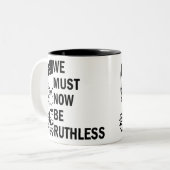 Ruth Bader Ginsburg, we moeten nu meedogenloos zij Tweekleurige Koffiemok (Voorkant links)