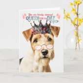 Ruw Fox Terrier Hond Koningin Dag Grappige Verjaar Kaart (Gele Bloem)