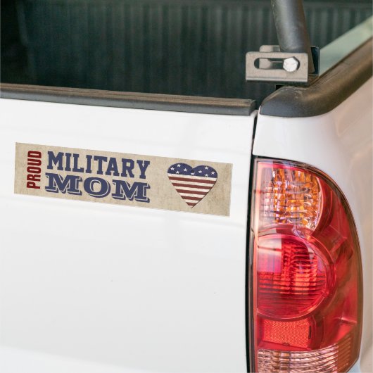 Ruw militaire mam met patriottisch hart bumpersticker (Op Truck)