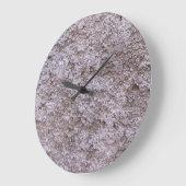 Ruwe beton grijze bouwmuur zonder cijfers grote klok (Hoek)