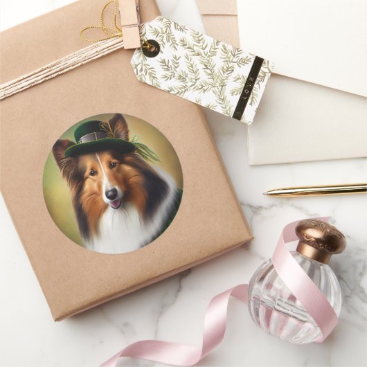 Ruwe Collie Dog in St. Patrick's Day Dress Ronde Sticker (Geschenken)