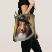 Ruwe Collie Dog in St. Patrick's Day Dress Tote Bag (Dichtbij)