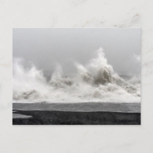 Ruwe winterstorm oceaan briefkaart