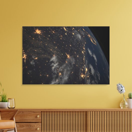 's Avonds licht de stad op de planeet aarde Canvas Afdruk (Insitu (Woonkamer))