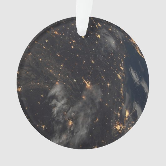 's Avonds licht de stad op de planeet aarde Ornament (voorkant)