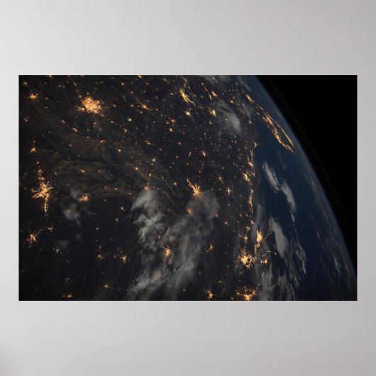 's Avonds licht de stad op de planeet aarde Poster (Voorkant)