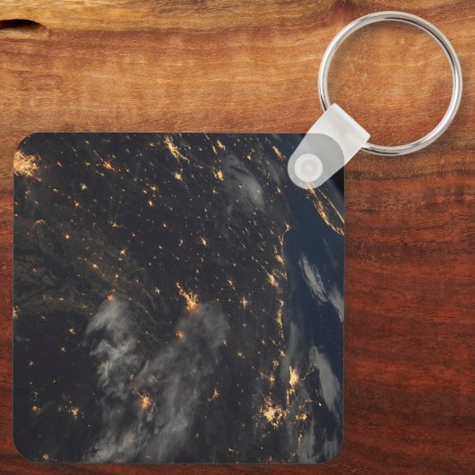 's Avonds licht de stad op de planeet aarde Sleutelhanger (Achterkant)