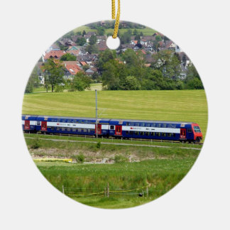 S-Bahn-7z5 trein in het land in Europa Ornament
