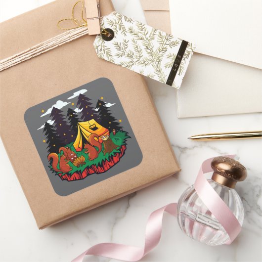 S’more Fun With This Camping Squirrel Vierkante Sticker (Geschenken)