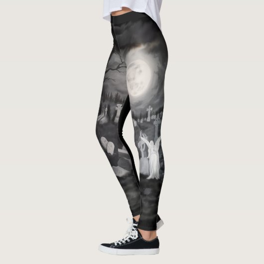 's Nachts op het kerkhof - Angel met Devil Leggings (Links)