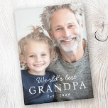 'S Werelds beste opa grootvader beste jaarfoto Magneet<br><div class="desc">Verticale koelkastmagneet met uw aangepaste foto en de tekst "World's best grandpa" met aangepast jaar of andere tekst hieronder.</div>