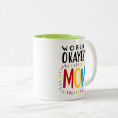 's Werelds Okayest MOM - Mok van theekkoffie (Voorkant rechts)