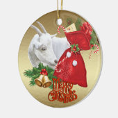 Saanen kerstgeit met feestelijke geest keramisch ornament (Links)