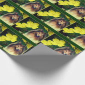 Sable Collie en gele bloemen gepersonaliseerd Cadeaupapier (Hoek)