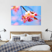Sacharovbloemen, knoppen en de blauwe hemel van de canvas afdruk (Insitu (Slaapkamer))