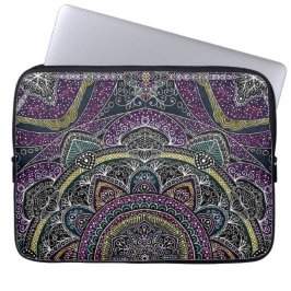 Sacred mandala sterren en kant paars en zwart laptop sleeve