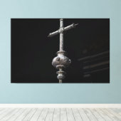 Sacred Silver: Ornate Processional Cross Canvas Afdruk (Insitu (Houten vloer))