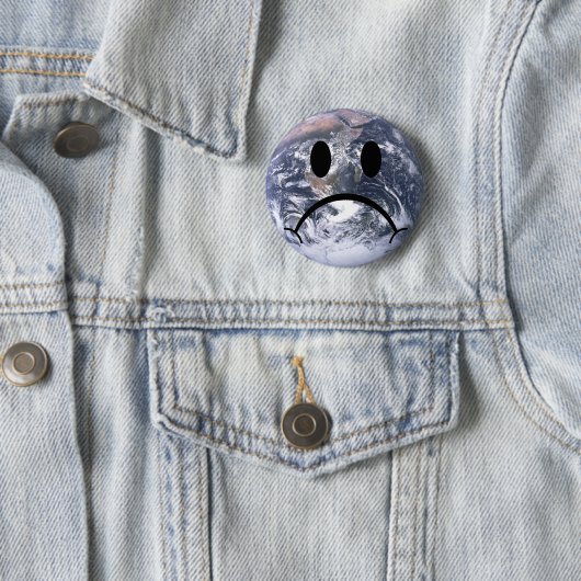 Sad Earth badge Ronde Button 5,7 Cm (In situ)