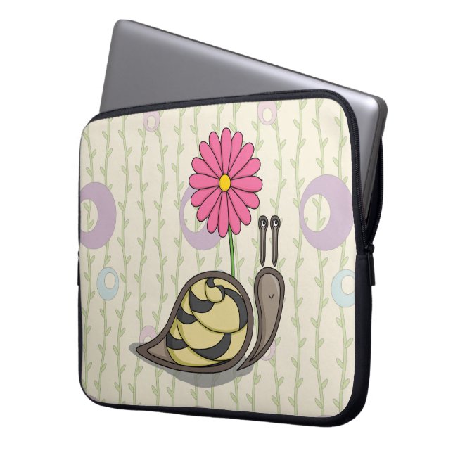 Sadie de Snail Laptop Sleeve (Voorkant Links)