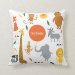 Safari Animals Pillow Kussen<br><div class="desc">Deze schattige en moderne kussen zijn ideaal om een babykamer te versieren met een Safari- of Zoo-thema. Het bevat schattige safari dierlijke personages op een witte achtergrond. De olifant houdt een ballon met de naam van de baby. Dit unisex-ontwerp is mooi en aantrekkelijk met een schone look. Vaste achterkant. Het...</div>