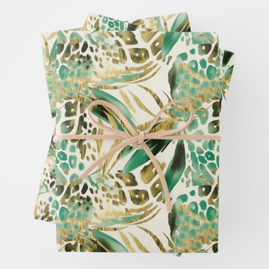 Safari Dieren' Bont Prints Patroon Groen en Goud Inpakpapier Vel (In situ)