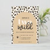 Safari Twee Wilde Meisje 2e Verjaardag Uitnodiging (Staand voorkant)