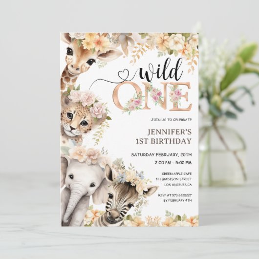 Safari Wild Een Meisje 1e Verjaardag Uitnodiging (Staand voorkant)
