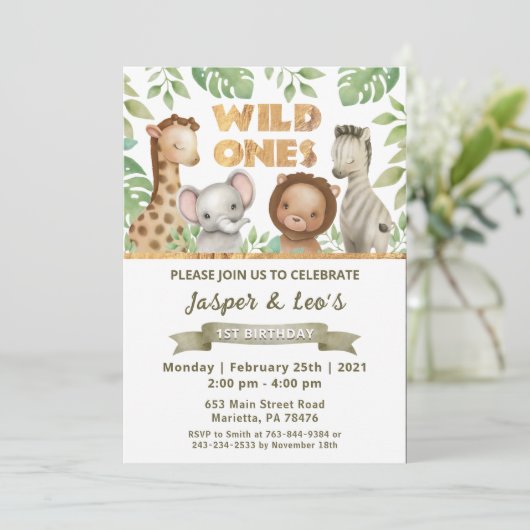 Safari Wild Ones Twins Uitnodiging voor verjaardag (Staand voorkant)