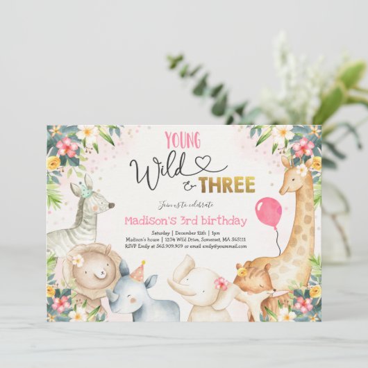 Safari Young Wild en drie verjaardagen uitnodiging (Staand voorkant)