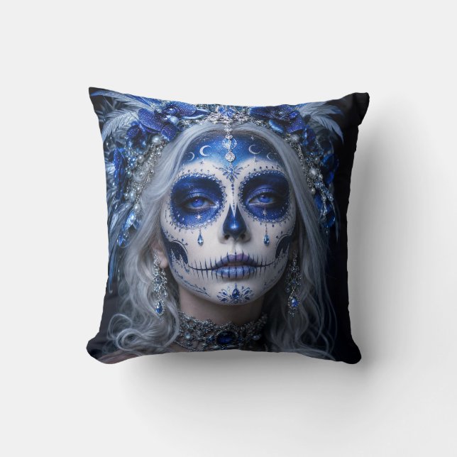 Saffier Maan Calavera – Blauwe Hemel  Kussen (Voorkant)