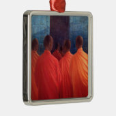 Saffron Monks Metalen Ornament (Rechts)