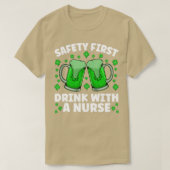 Saftey first Drink met een zuster Beer St. T-shirt (Design voorkant)