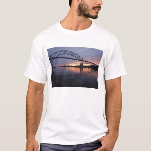 Sagamor-brug over het Cape Cod-kanaal, T-shirt (Voorkant)