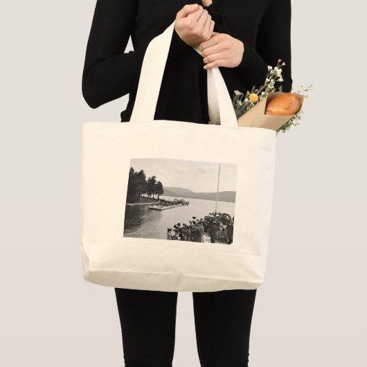 Sagamore Dock, meer van George: 1904 Grote Tote Bag (Voorkant (product))
