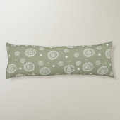 Sage Circles Abstracte Circles en Stippen in Groen Lichaamskussen (Achterkant)