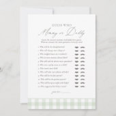 Sage Gingham Baby shower Raad wie mama of papa Kaart (Voorkant)