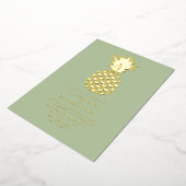 Sage & Gold Tropical Pineapple Wedding Folie Uitnodiging (Gedraaid)