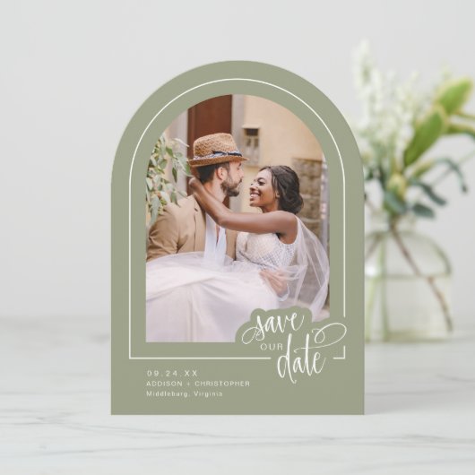 Sage Green 2 Photo Script Wedding Sla de datum op Kaart (Staand voorkant)