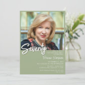 Sage Green 70e verjaardag foto uitnodiging (Staand voorkant)