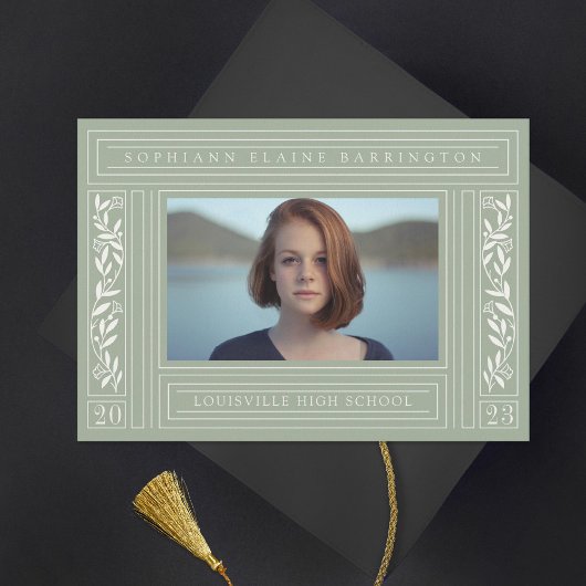 Sage Green Afstuderen Foto Aankondiging