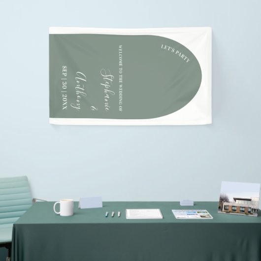 Sage Green and White Arch Wedding Spandoek (Beurs)
