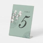 Sage Green Chinoiserie Table Number Reclamebord Met Voetstuk (Voorkant)